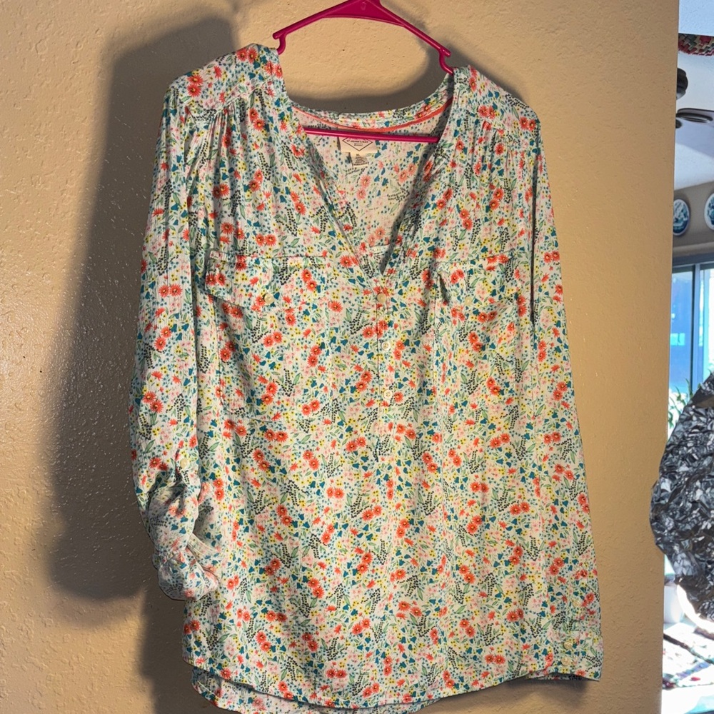 St. John’s Bay women’s floral blouse V-neck half button-down, can be three-quart